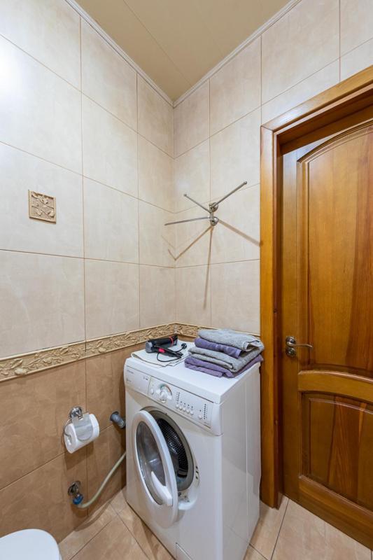 Apartment Near Lva Tolstoho Square Kiev Bagian luar foto