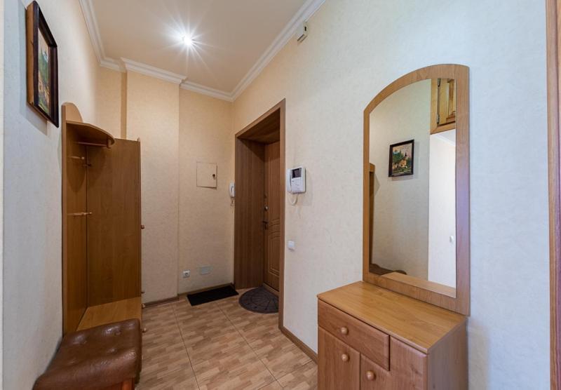Apartment Near Lva Tolstoho Square Kiev Bagian luar foto